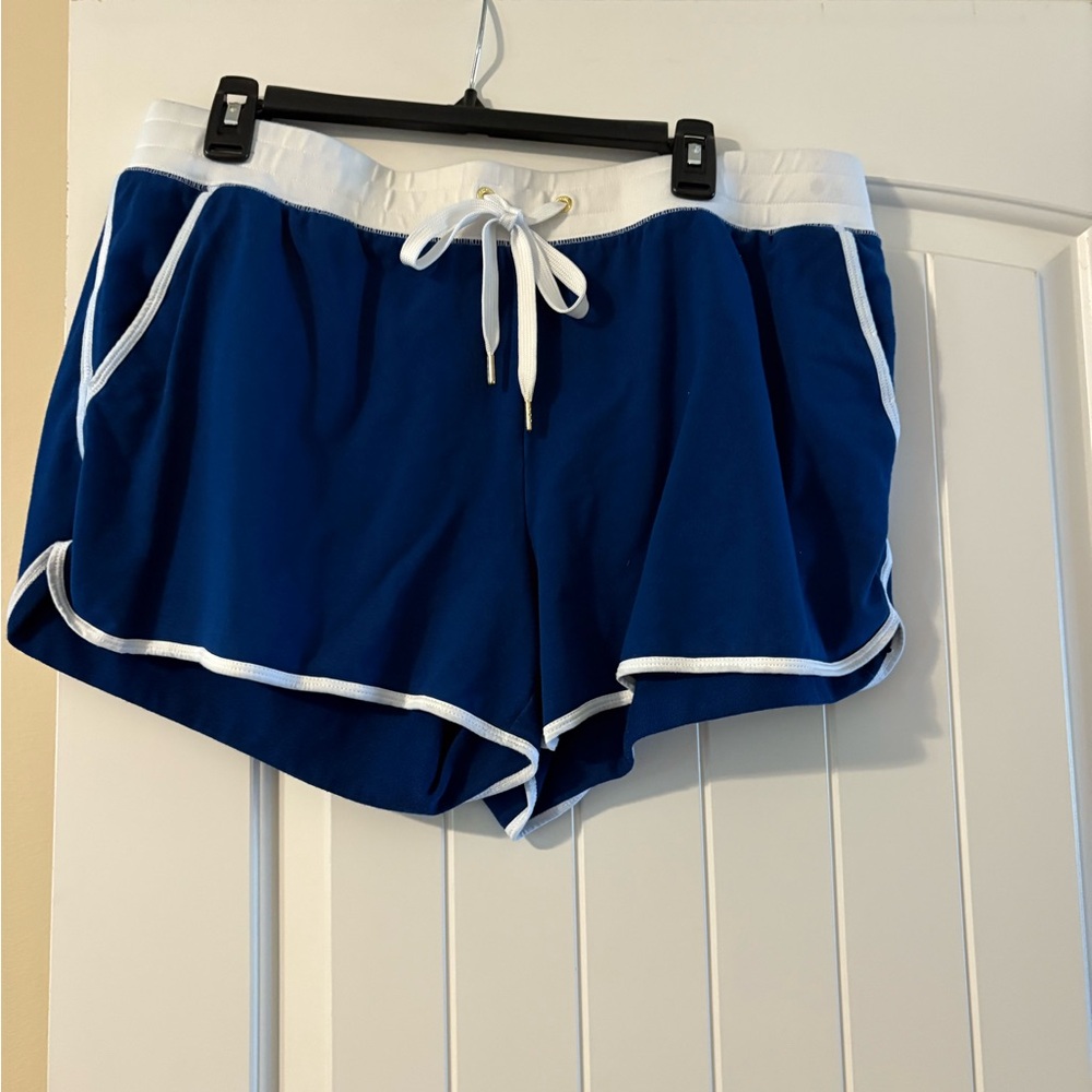 Blue and white extra large Lily Pulitzer shorts with pockets and drawstring